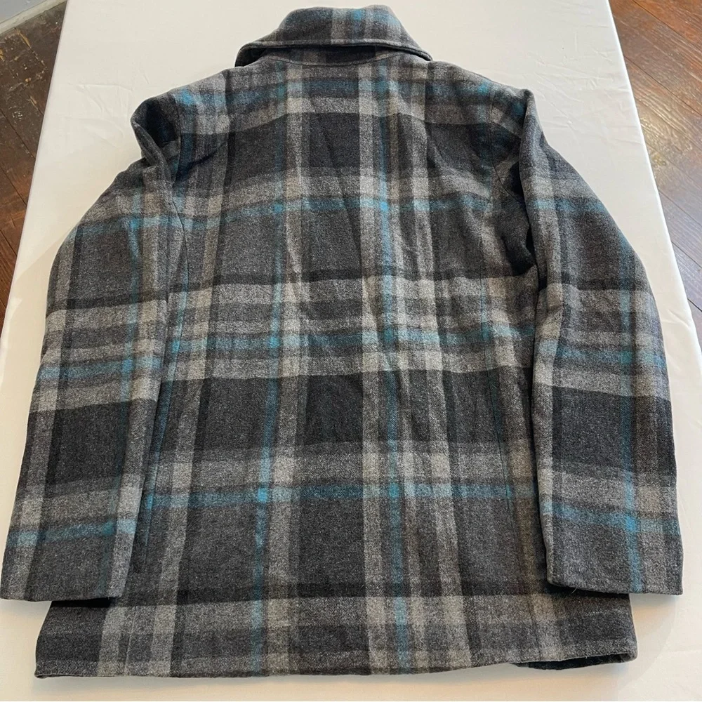 Cabelas, women’s outerwear, Preowned, size S/P dry clean only.